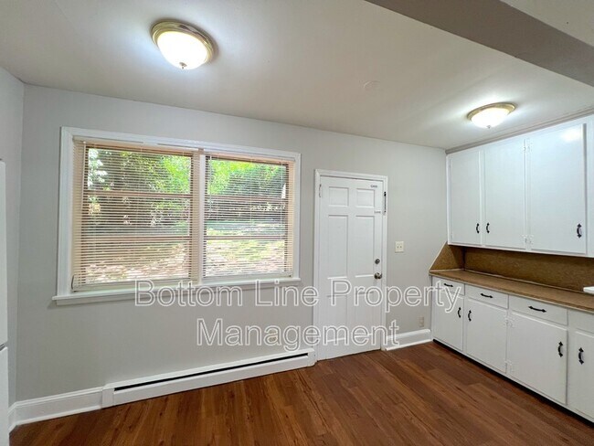 Building Photo - 3141 Columbus Cir
