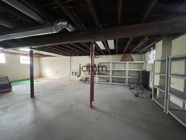 Building Photo - 1143 Cranford Ave