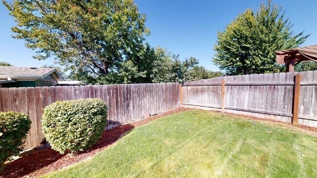 Building Photo - 1372 SE Newgate Dr