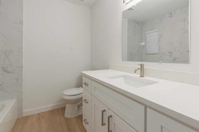 Building Photo - 3206 Cherry Creek Dr