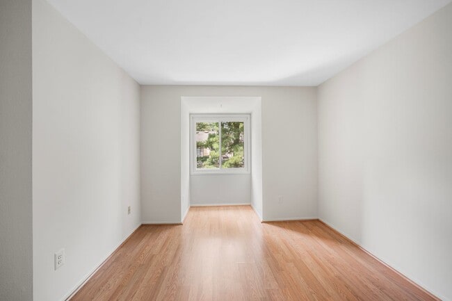 Building Photo - 9453 Chadburn Pl