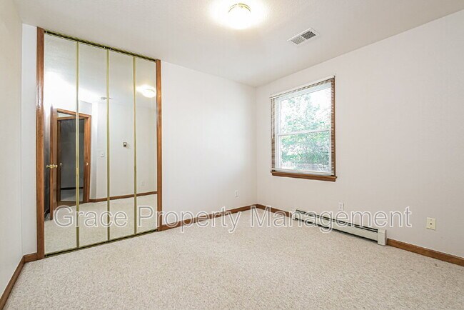 Building Photo - 2586 E 125th Pl