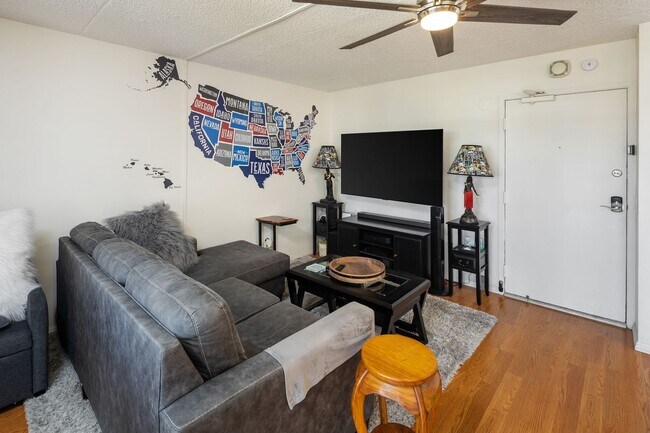 Building Photo - Keoni Ana in Waikiki - 2 Bedroom 1.5 Bath and 2 Parking Stalls!