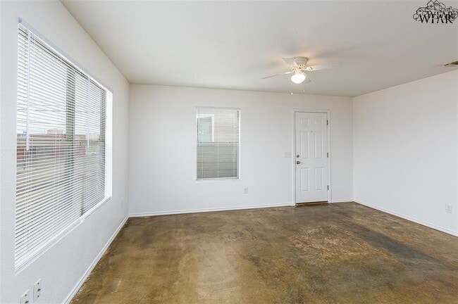 Building Photo - 1703 6th St