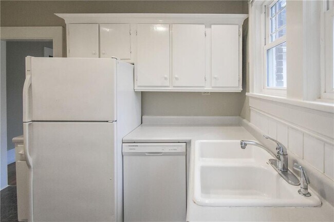 Building Photo - 1176 Holly St NW