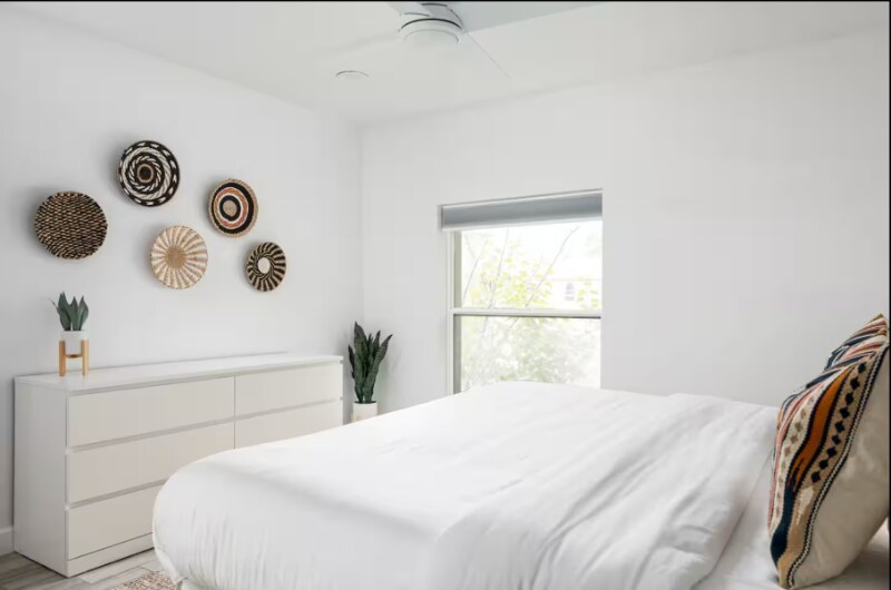 Building Photo - 5601 E Sylvia St