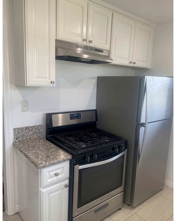 Kitchen - 10045 S Wilton Plz