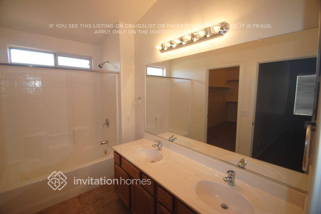 Building Photo - 3062 W Yellow Peak Dr