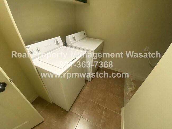 Building Photo - Come See This Great 2 Bedroom 1 Bath Condo In Salt Lake City!