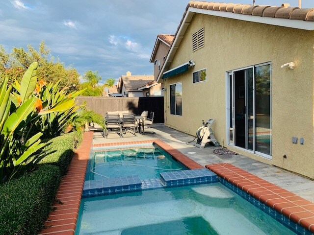 Building Photo - 973 Naples Dr