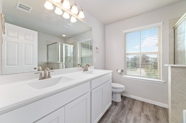 Building Photo - 12923 Crombie Dr