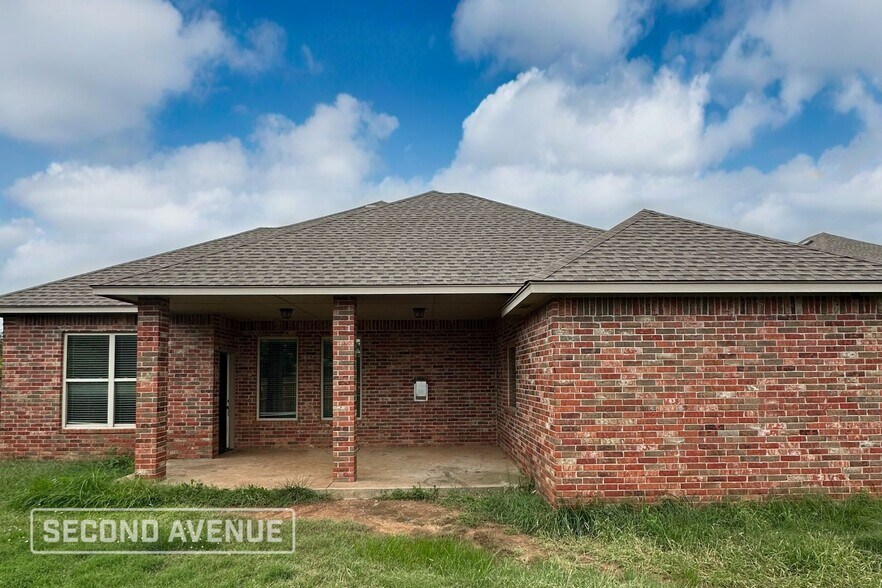 Building Photo - 11101 Lake Park Dr