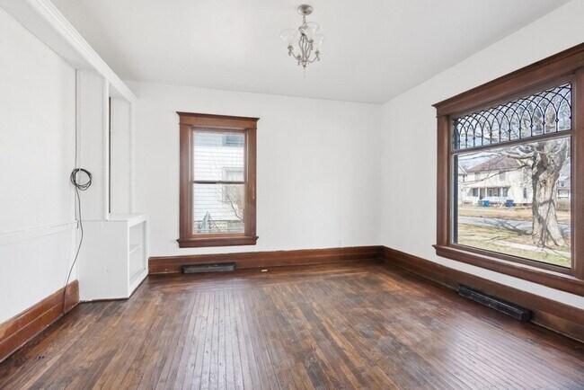 Building Photo - 246 Western Ave