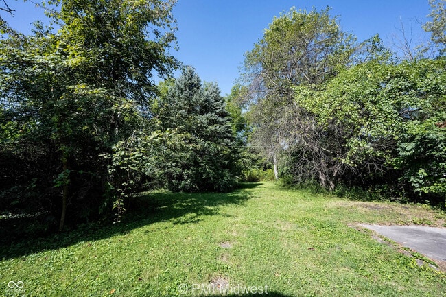 Building Photo - 3748 N Hawthorne Ln