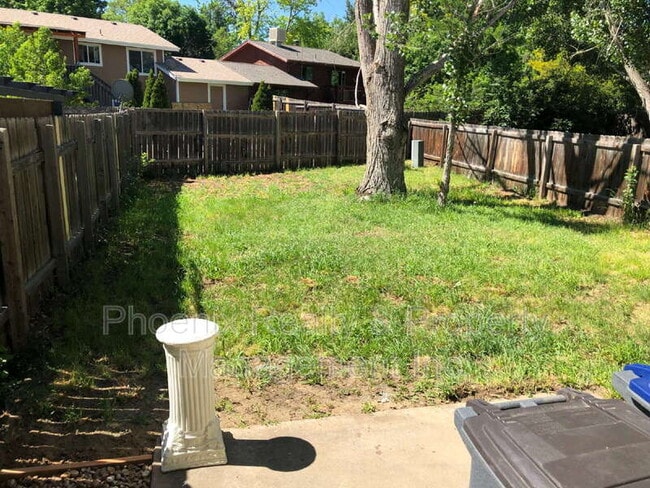 Building Photo - 806 Sir Galahad Dr
