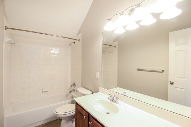 Building Photo - 15408 Yarberry Dr