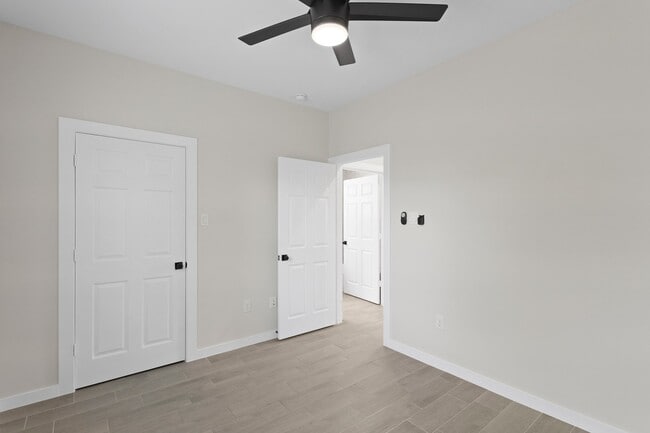 Building Photo - 5544 Shreveport Blvd