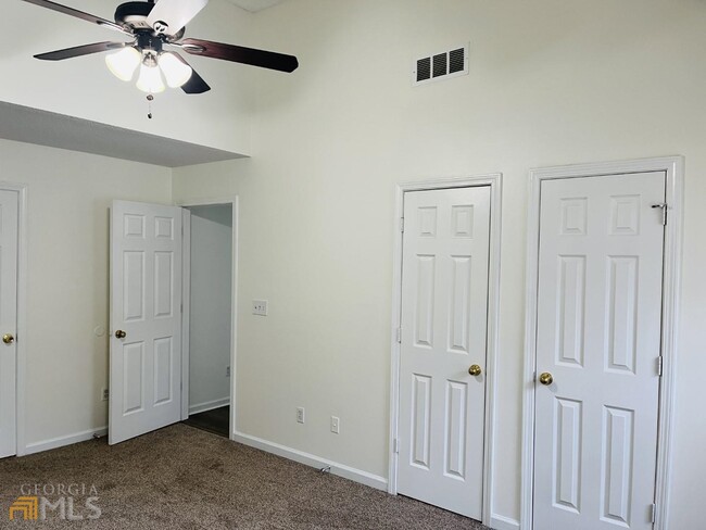 Building Photo - 4037 Ravenwood Ct