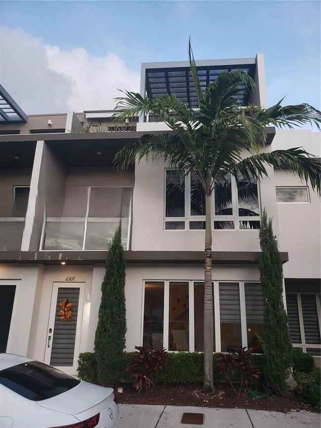 Building Photo - 6307 NW 104th Ave