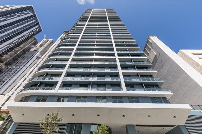 Building Photo - 121 NE 5th St