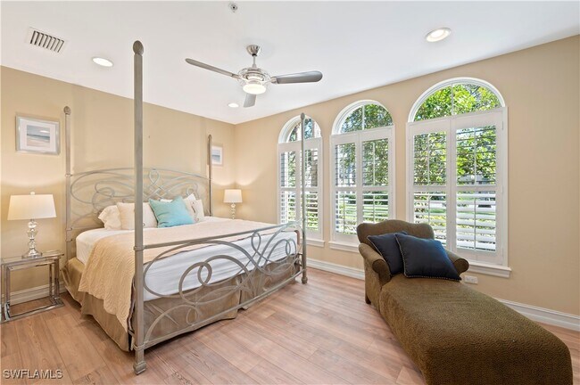 Building Photo - 2809 Tiburon Blvd E