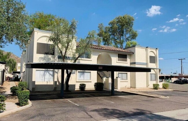 Primary Photo - 2 bed 2 bath condo