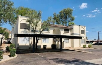 Building Photo - 2 bed 2 bath condo with balcony