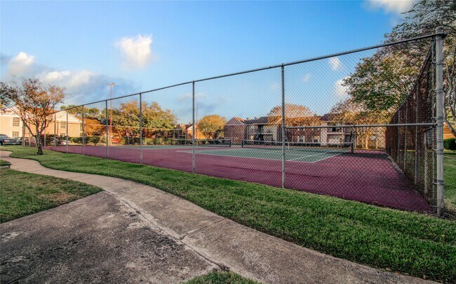 Building Photo - 2800 Jeanetta St