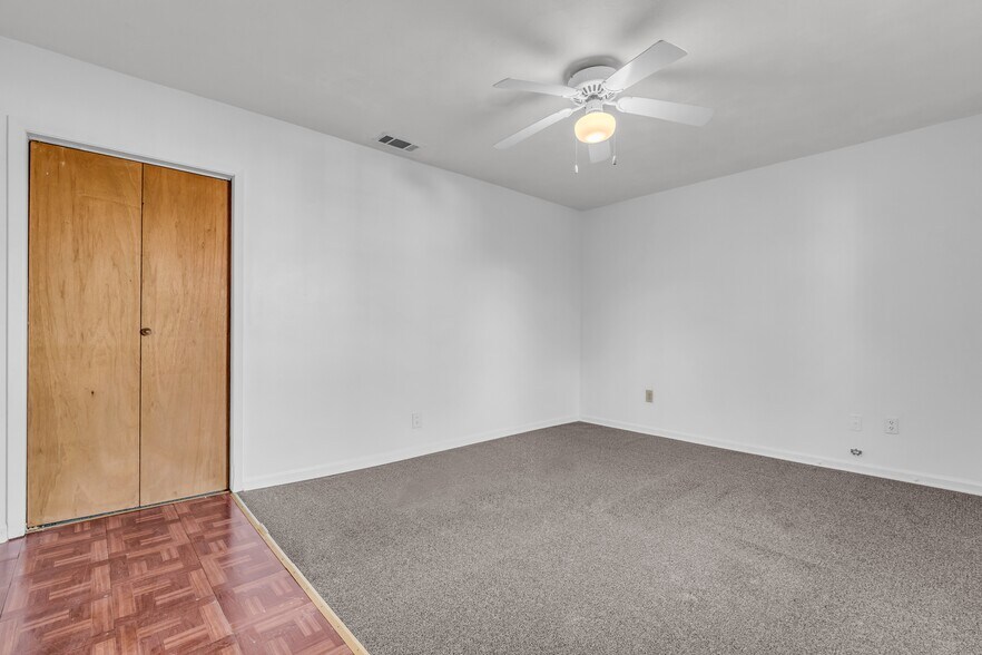 Building Photo - 523 18th St N