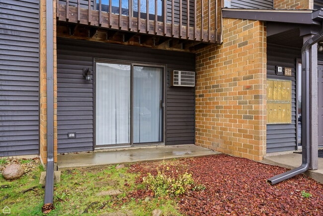 Building Photo - 627 S Virginia Rd