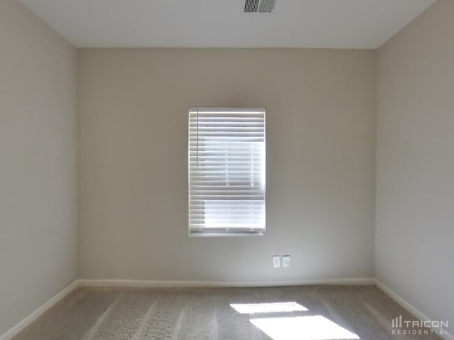 Building Photo - 252 Oaken Bucket Dr