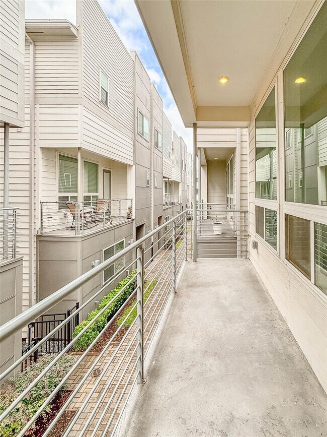 Building Photo - 341 Eado Park Cir