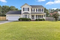 Building Photo - Spacious 4BR/2.5 Bath in the Jacksonville Commons Area