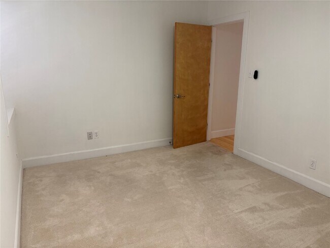 Building Photo - 4228 McPherson Ave