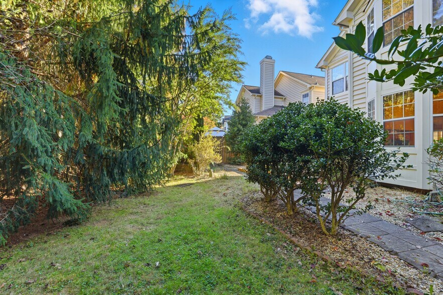 Building Photo - 8341 Marketree Cir