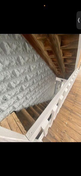 Building Photo - 35 Healey St