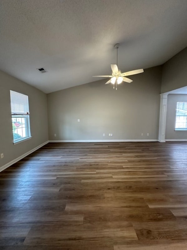 Building Photo - 121 Fair Haven Way