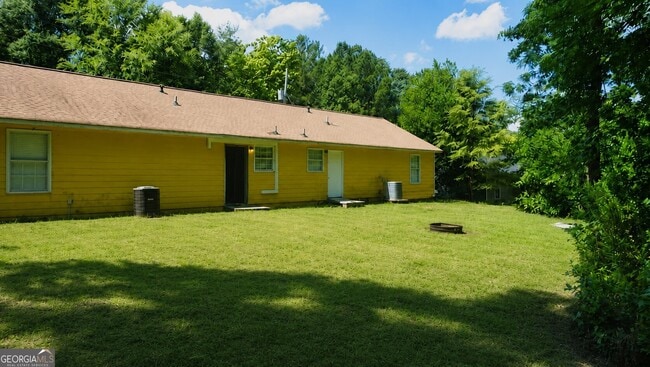 Building Photo - 6112 Green Acres Dr SW