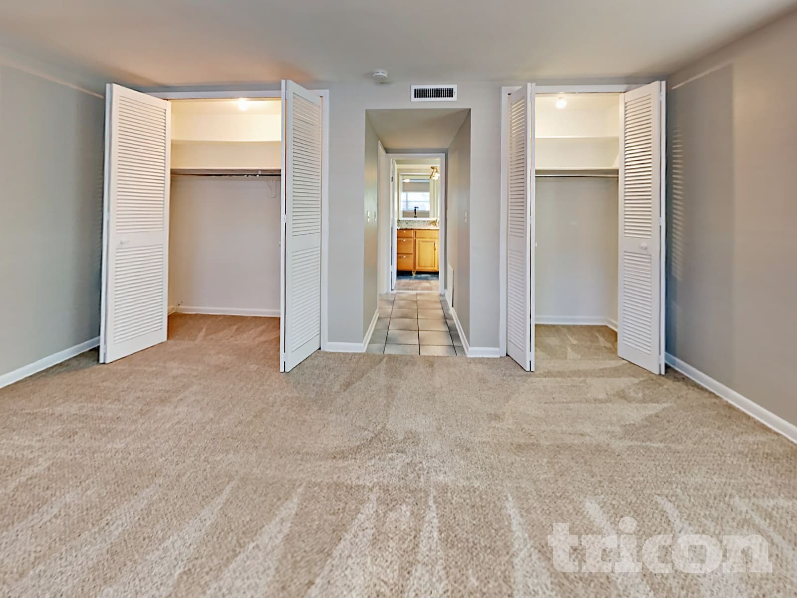 Building Photo - 7102 Woodfield Dr