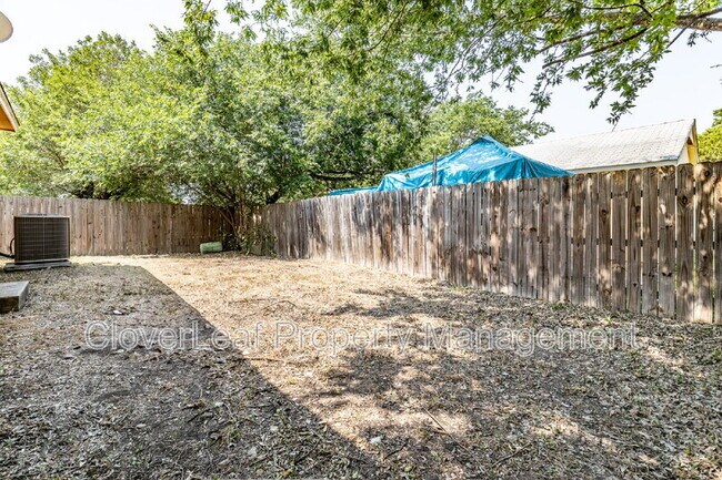 Building Photo - 3613 Candle Ridge Dr