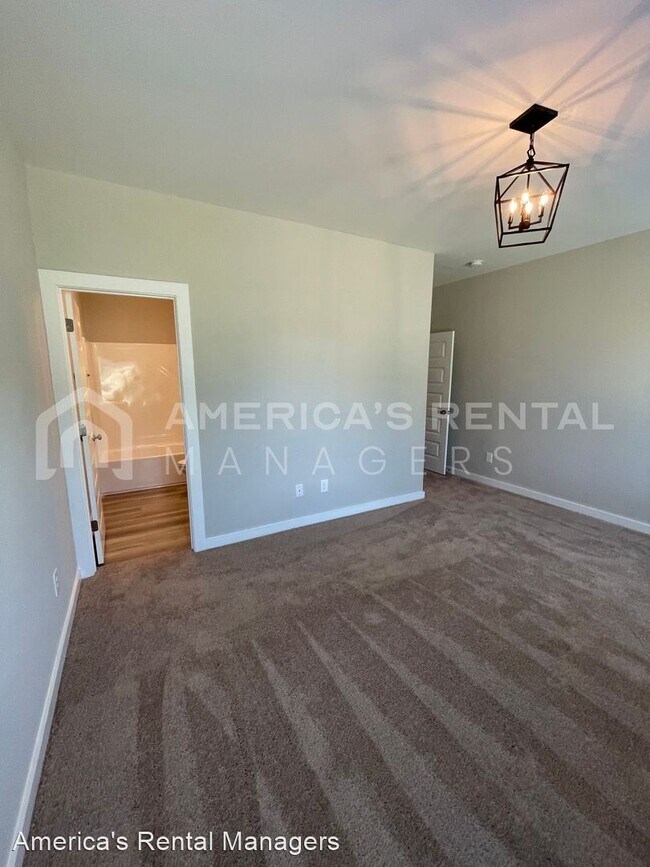 Building Photo - 3 br, 2 bath House - 226 Graham Circle