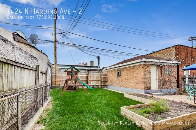 Building Photo - 1424 N Harding Ave