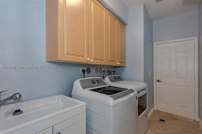 Building Photo - 17798 SW 36th St