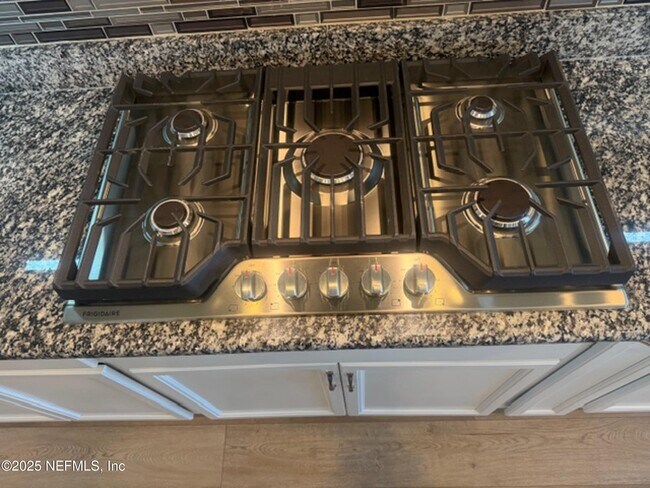 Building Photo - 105 Wye Rd