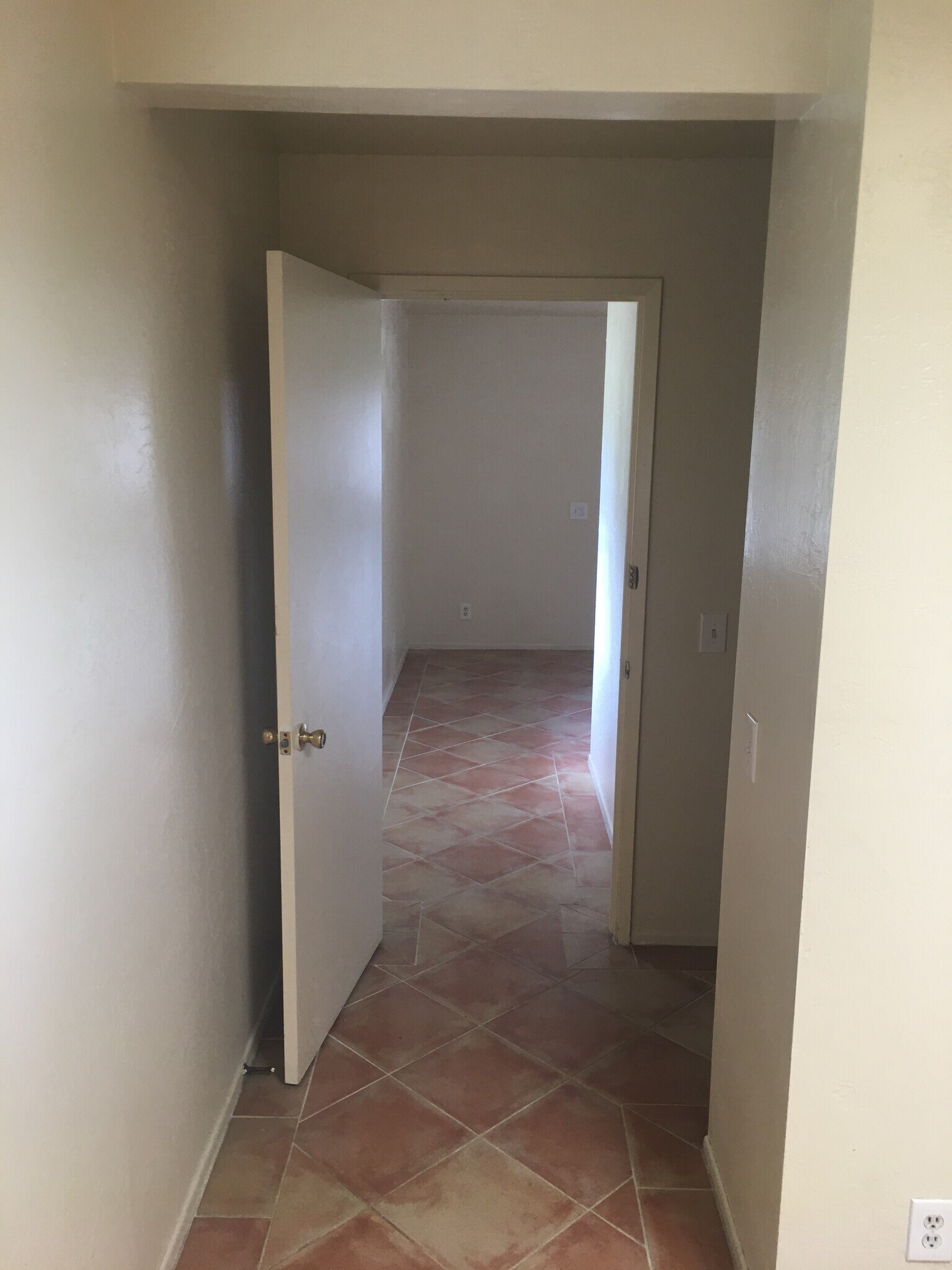 Building Photo - 4477 Meadowlark Ln