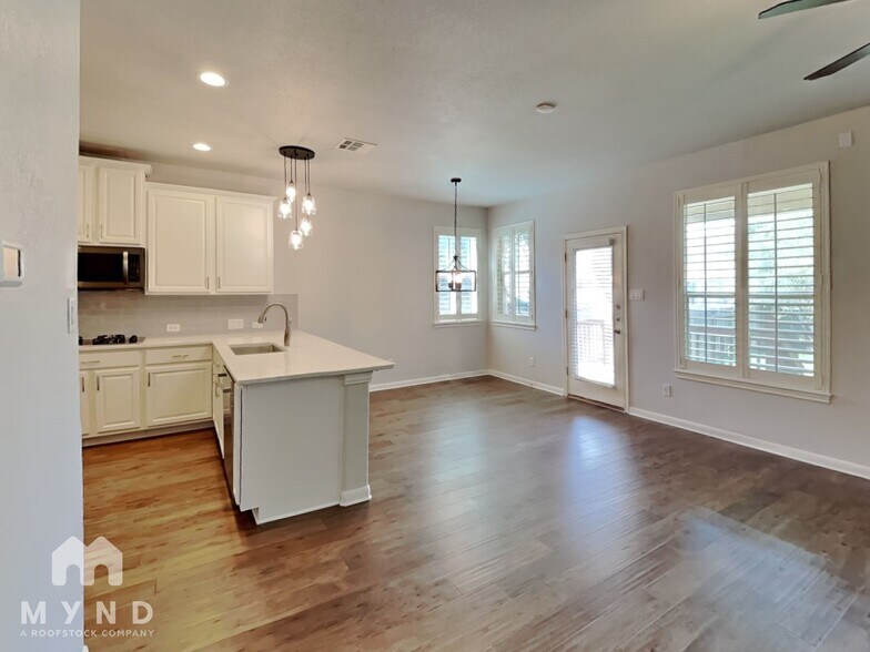 Building Photo - 8009 Levata Dr