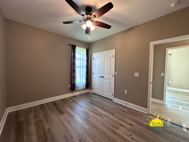 Building Photo - 438 Bay Oaks Dr