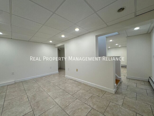 Building Photo - 30 Morningside Ln