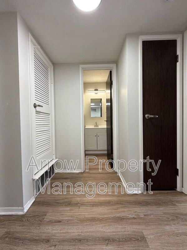 Building Photo - 649 S 18th St