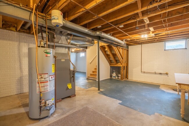 Building Photo - 484-486 Applegate Ln